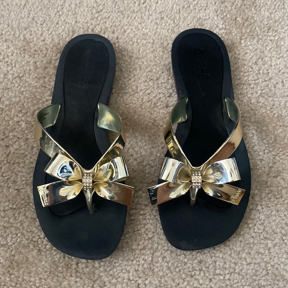 Size 7 Guess Flip Flops